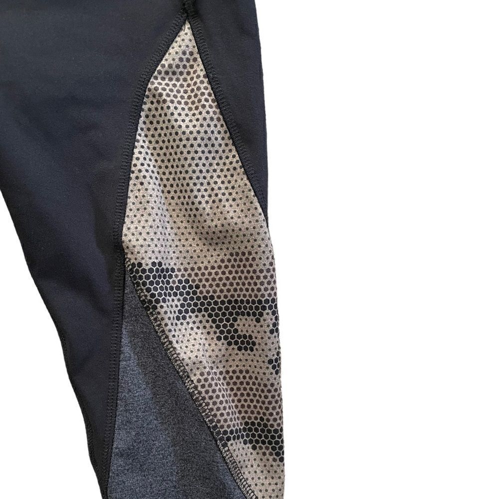 JALA Leggings - Black with Tan and Gray Snake Print Pattern - Size Small - Picture 6 of 6